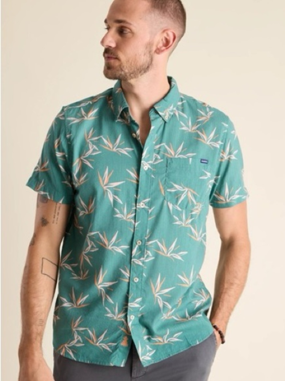 Chubbies- the weekend paradise petal button down- sz L NWT leaves happy hour